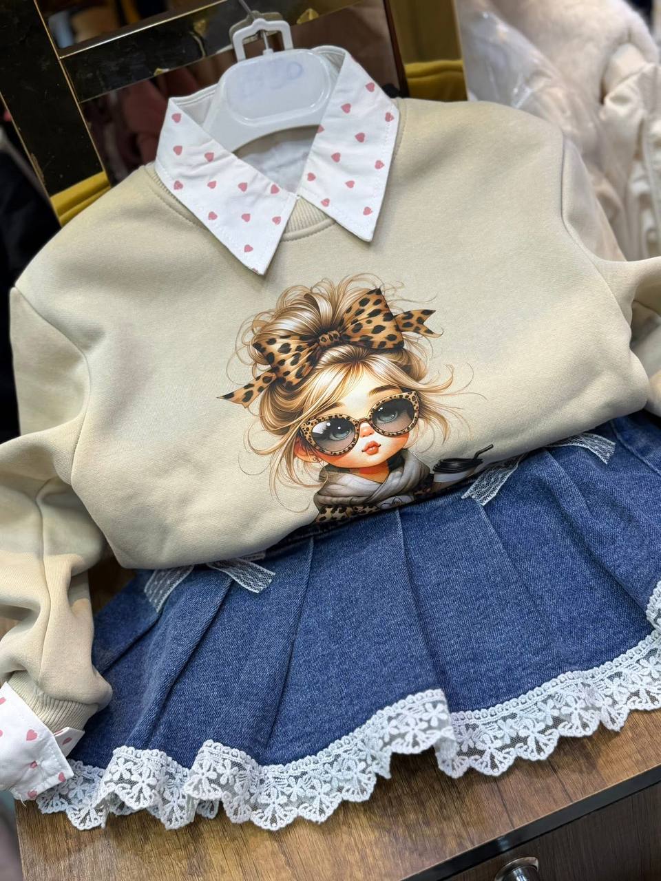 طقم التنورة